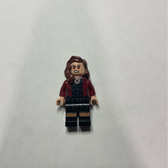 Lego Other - LEGO Marvel Scarlet Witch Minifigure sh174 Super Hero Avengers 76031 Wanda